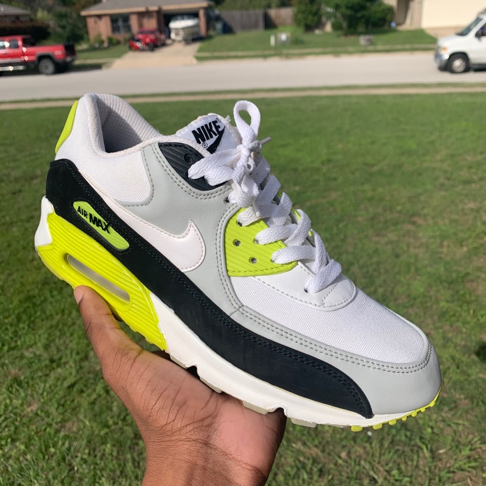 NIKE Air Max 90 “Volt”
